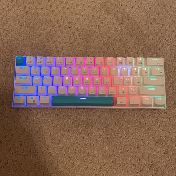 RK61 Mechanical Keyboard - Picture 4 of 5